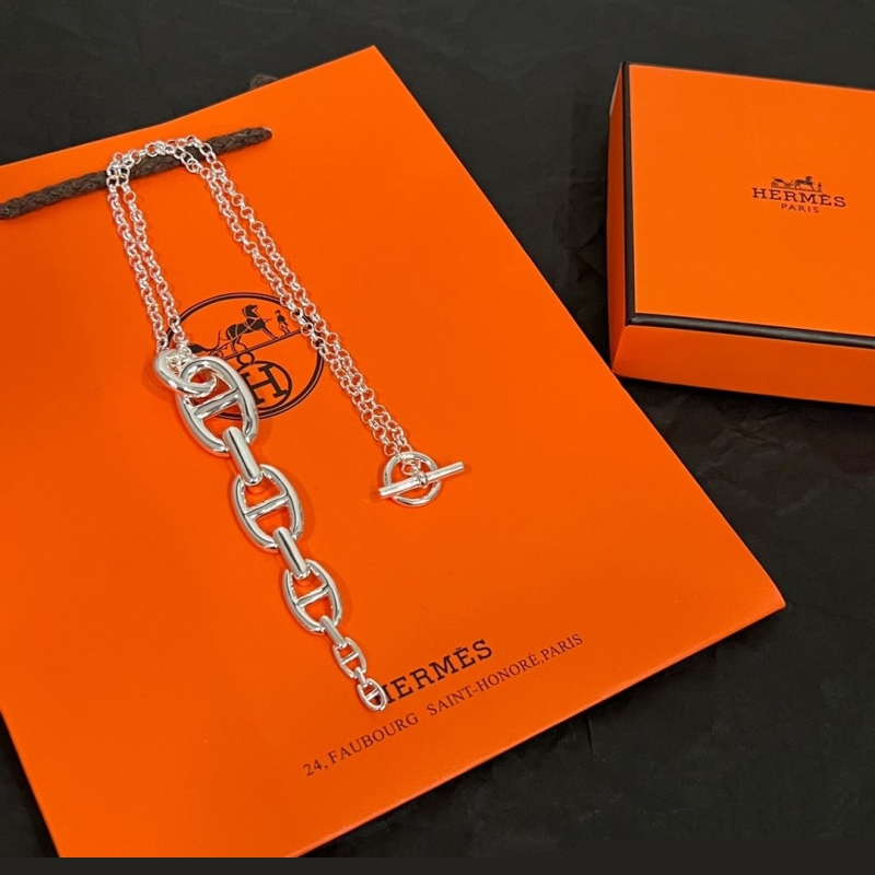 H**mes necklaces